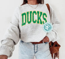 Load image into Gallery viewer, DUCKS arch crewneck