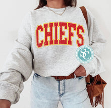 Load image into Gallery viewer, CHIEFS arch crewneck