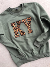 Load image into Gallery viewer, Crewneck State Sweatshirt, Custom ANY state, Adult, Youth, Toddler, Ky sweatshirt, Kentucky shirt, Kentucky sweatshirt, Applique, Leopard