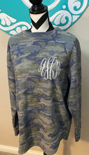 Load image into Gallery viewer, Monogram sweatshirt, Women’s monogram sweatshirt, Curve hem sweatshirt, Camo sweatshirt, personalized, oversized, Camo monogram sweatshirt