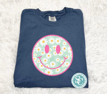 Load image into Gallery viewer, Smiley Face Daisy Shirt, Comfort Colors Smiley Face T-Shirt, Cute Spring Gift, Mama T-shirt, Happy Face Shirt, Positivity T-shirt, Smiley